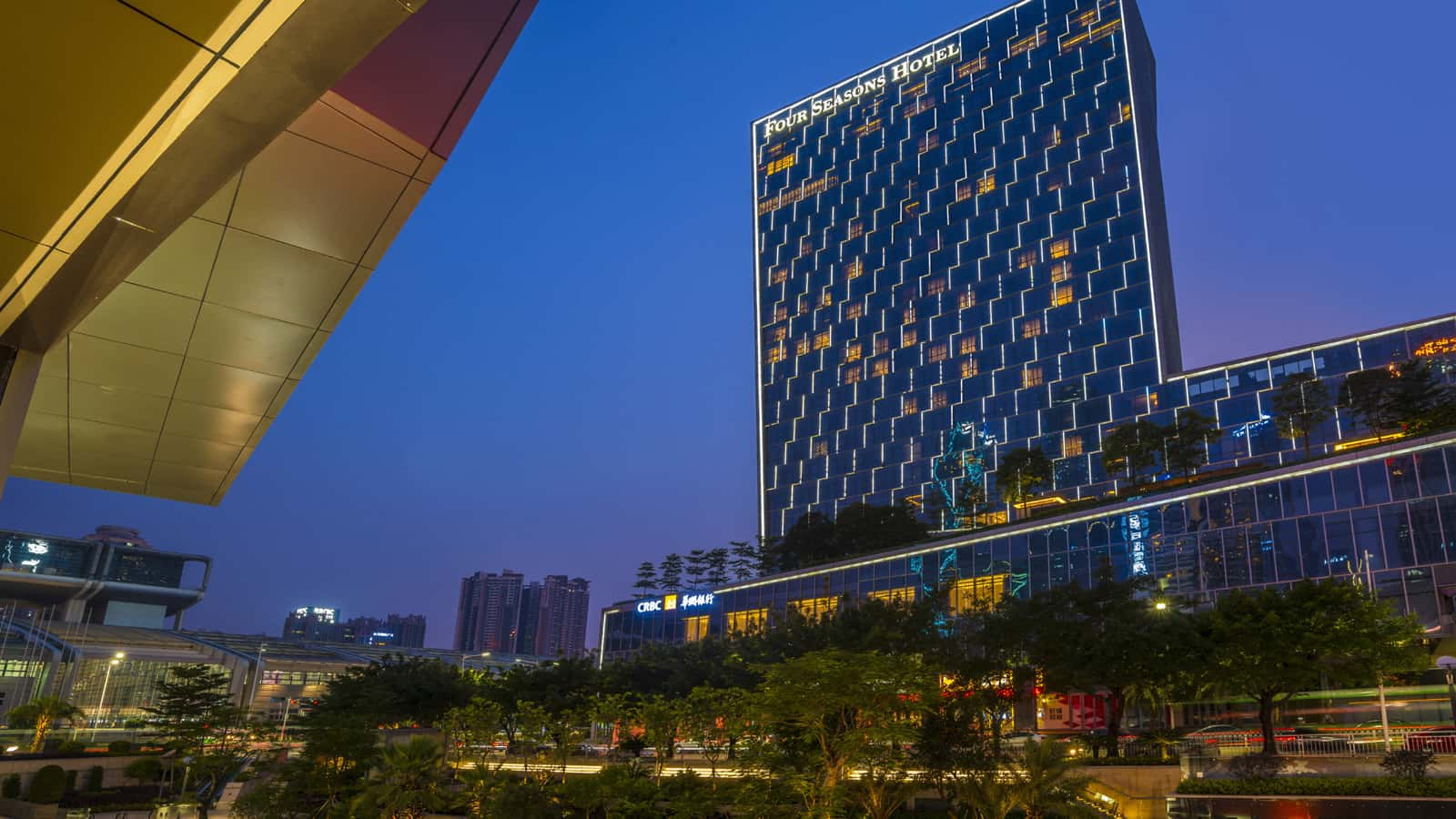 Shenzhen Premier Room | Luxury Hotel | Four Seasons Hotel Shenzhen