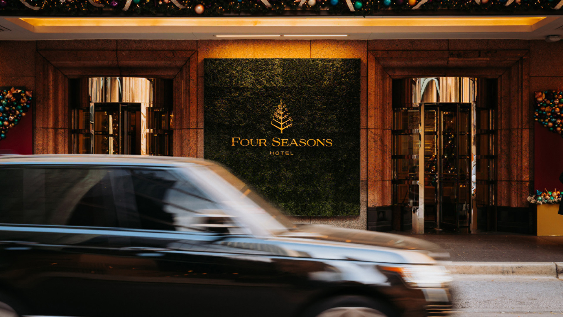 Sparkling Festive Celebrations at Four Seasons Hotel Chicago This Winter