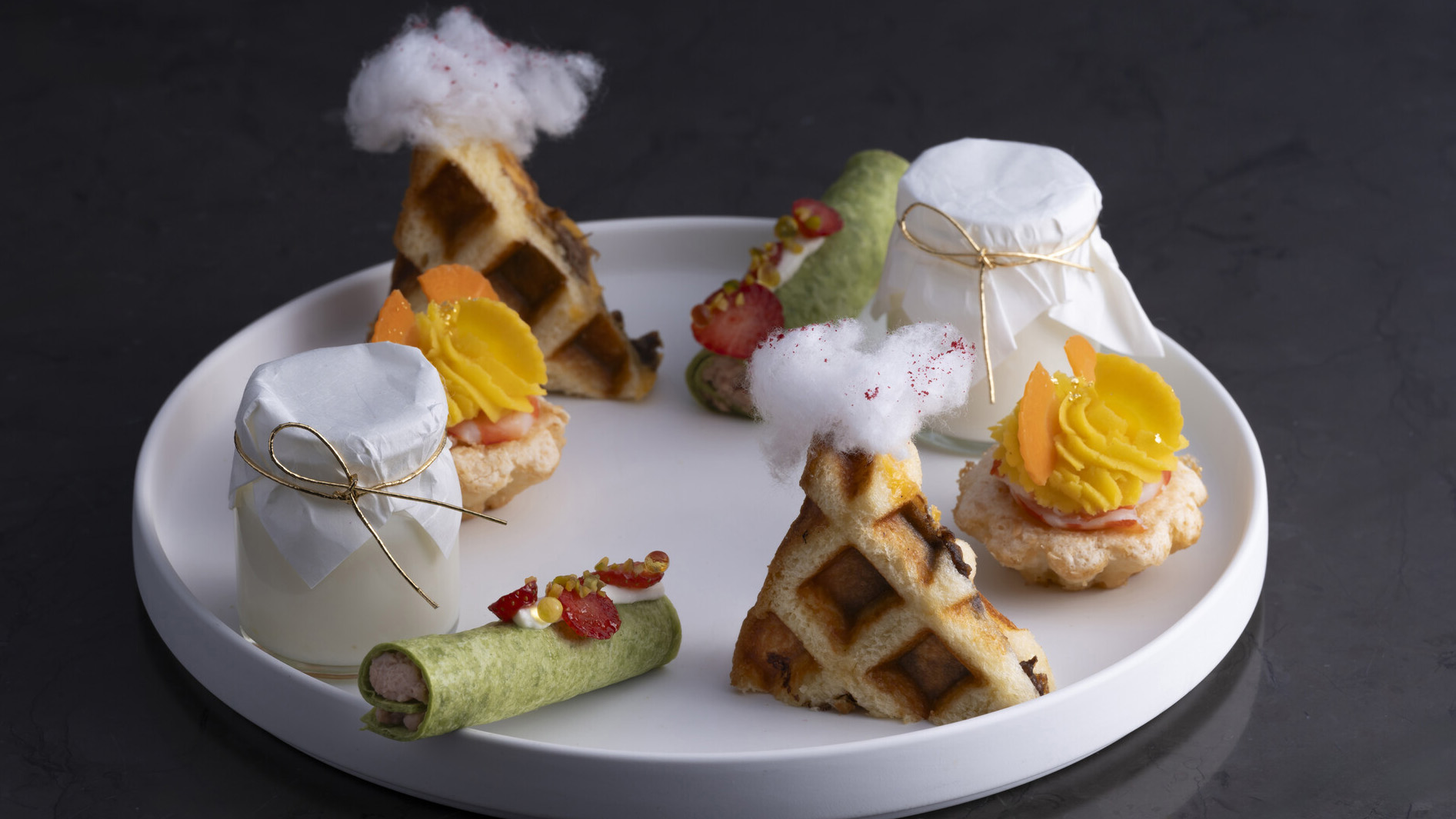 心躍るホリデーシーズンを演出する「フェスティブアフタヌーンティー