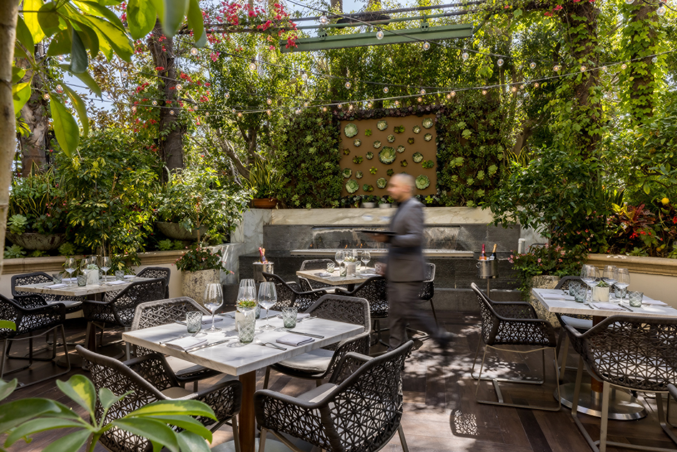 Four Seasons Los Angeles at Beverly Hills Announces Special Holiday