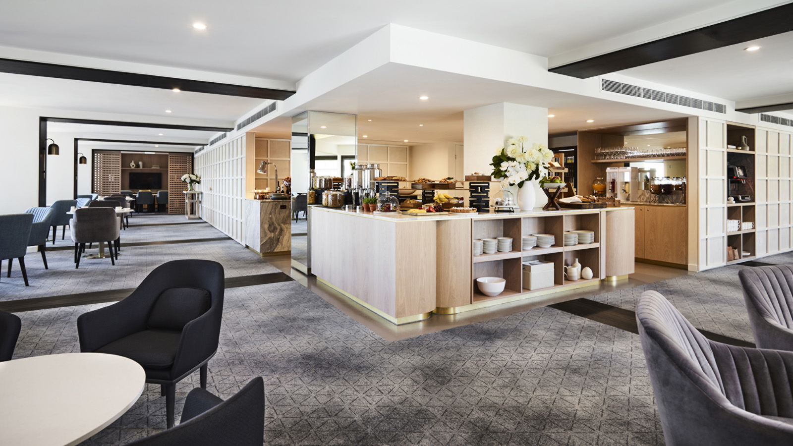 New Lounge 32 At Four Seasons Hotel Sydney Meets Guest Demand For New Lounge 32 At Four Seasons Hotel Sydney Meets Guest Demand For Creature Comforts