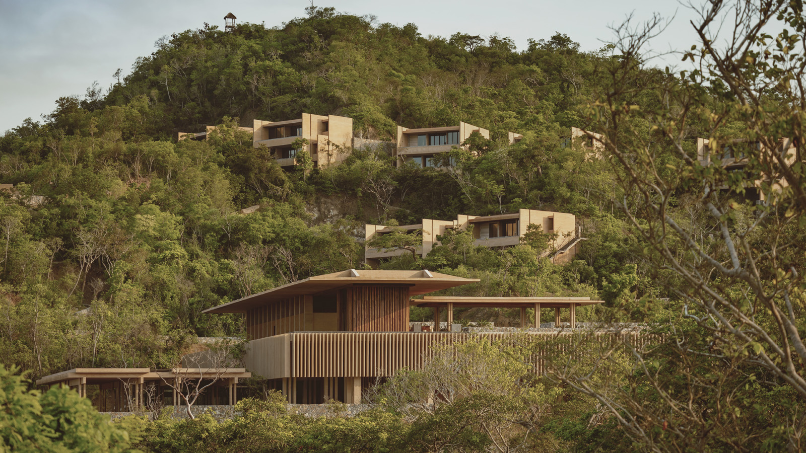 NOW OPEN Four Seasons Resort Tamarindo, México Guests to a