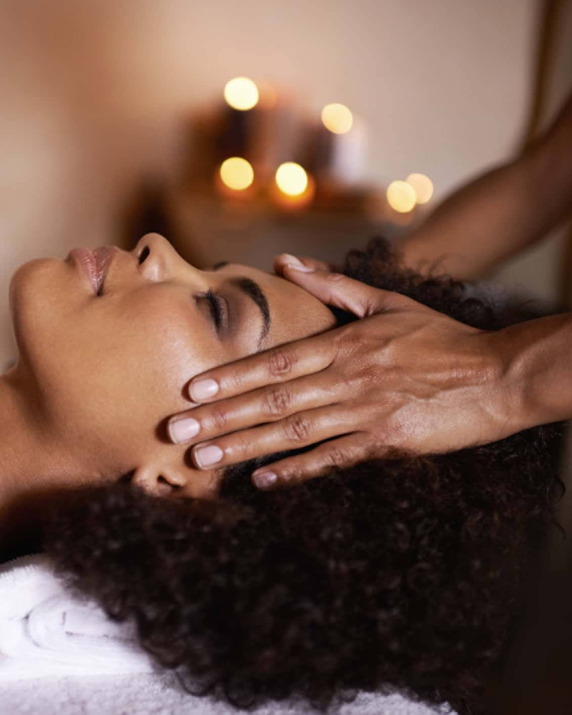 Расслабляющий массаж. Массаж лица. Massage surprised. Массаж фон. Массаж спины.