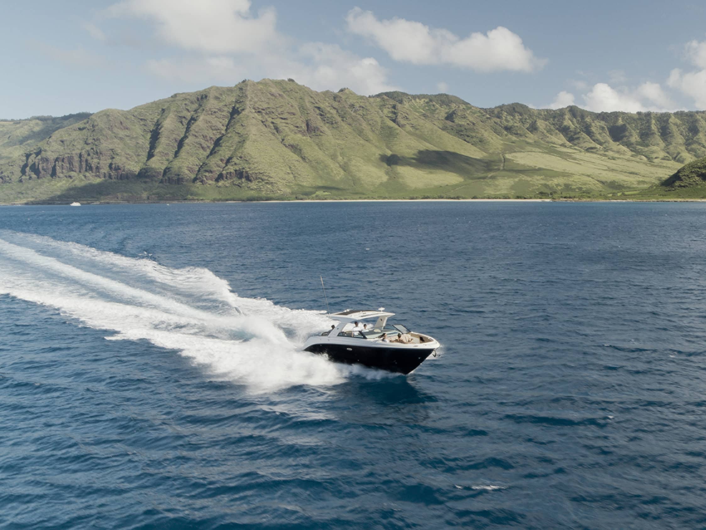  Discover Oahu's Pristine Waters  