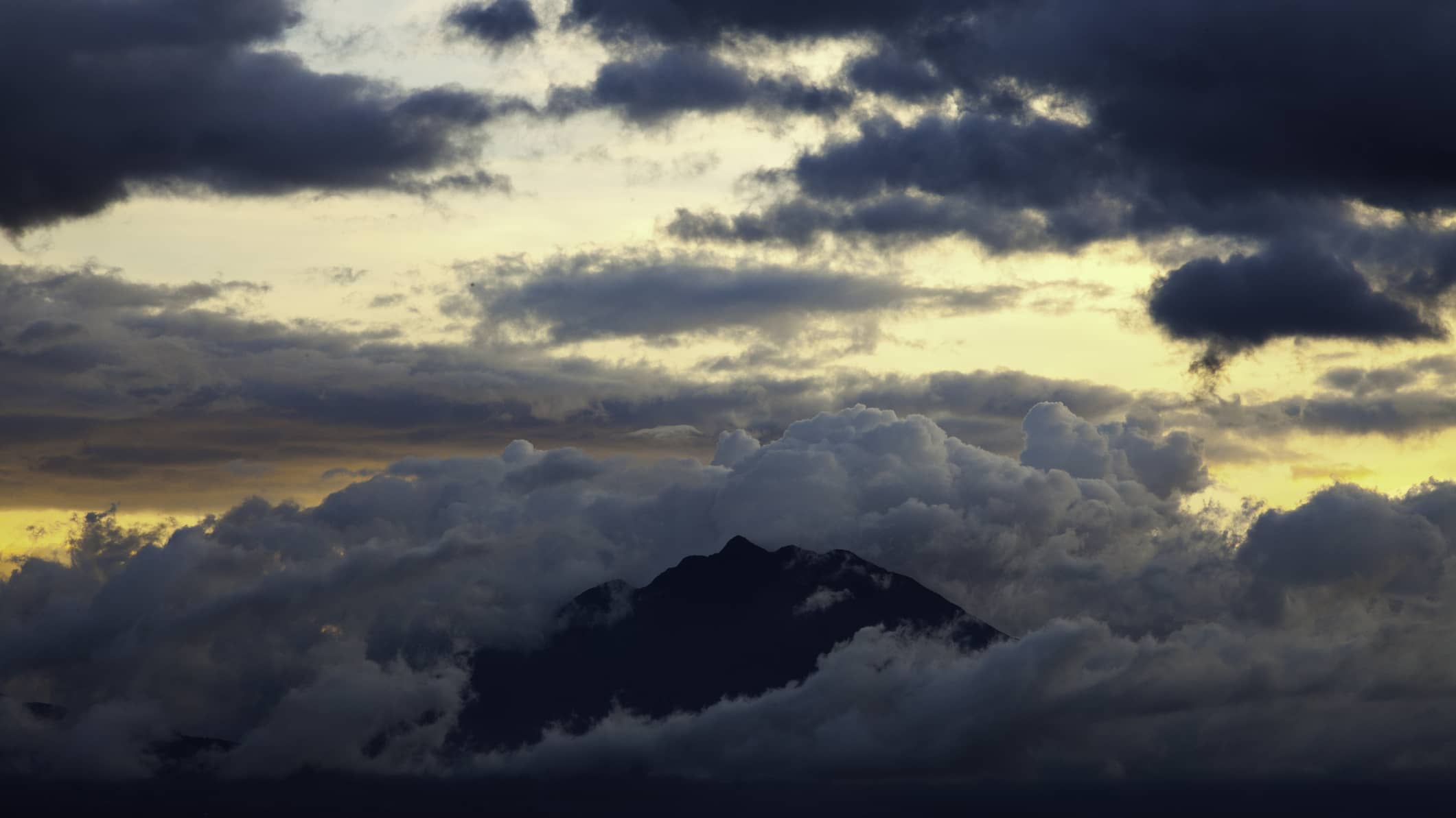 Rwanda mountaintop 