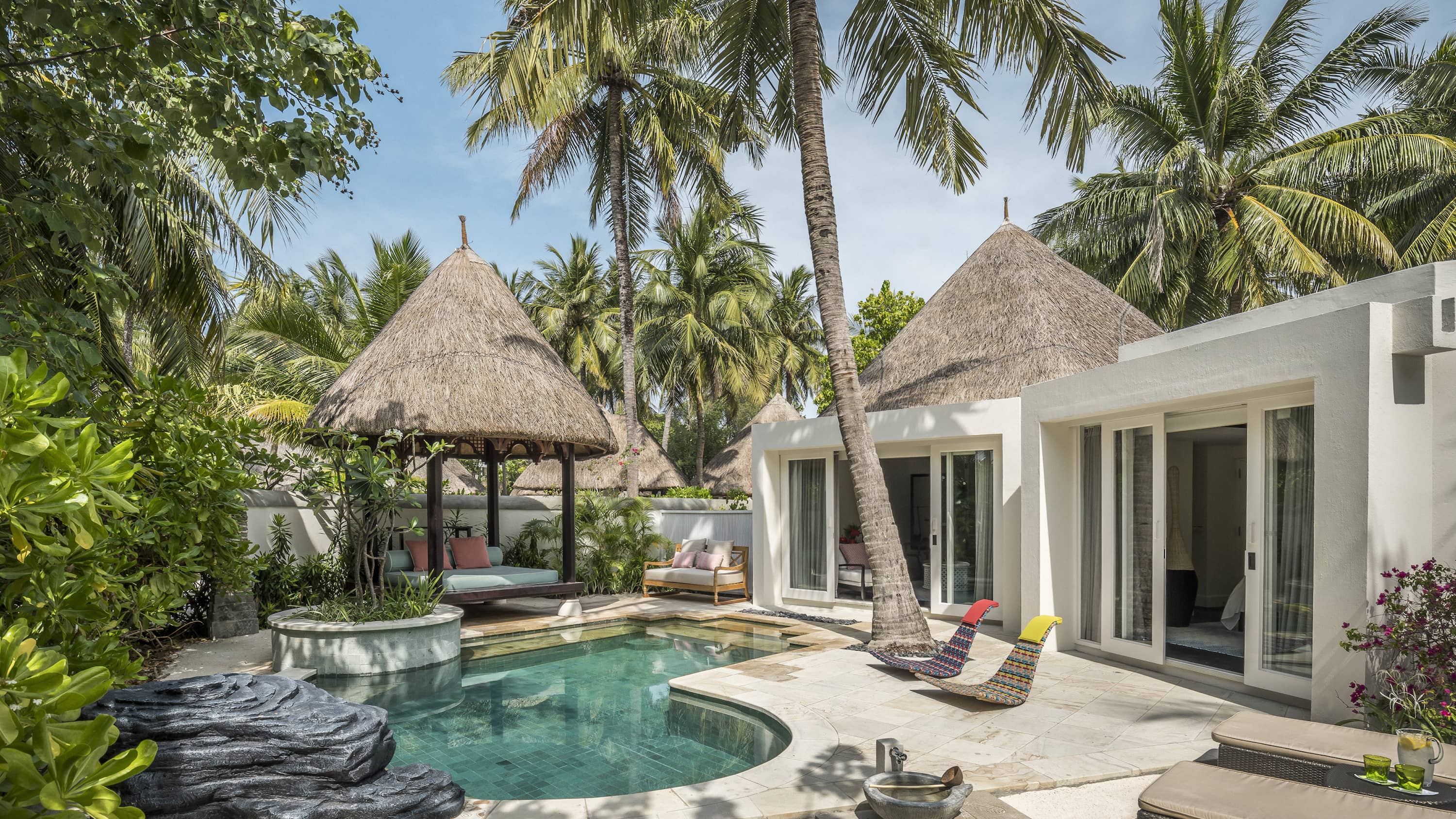 Bungalow sur pilotis aux Maldives | Four Seasons Resort Maldives at ...