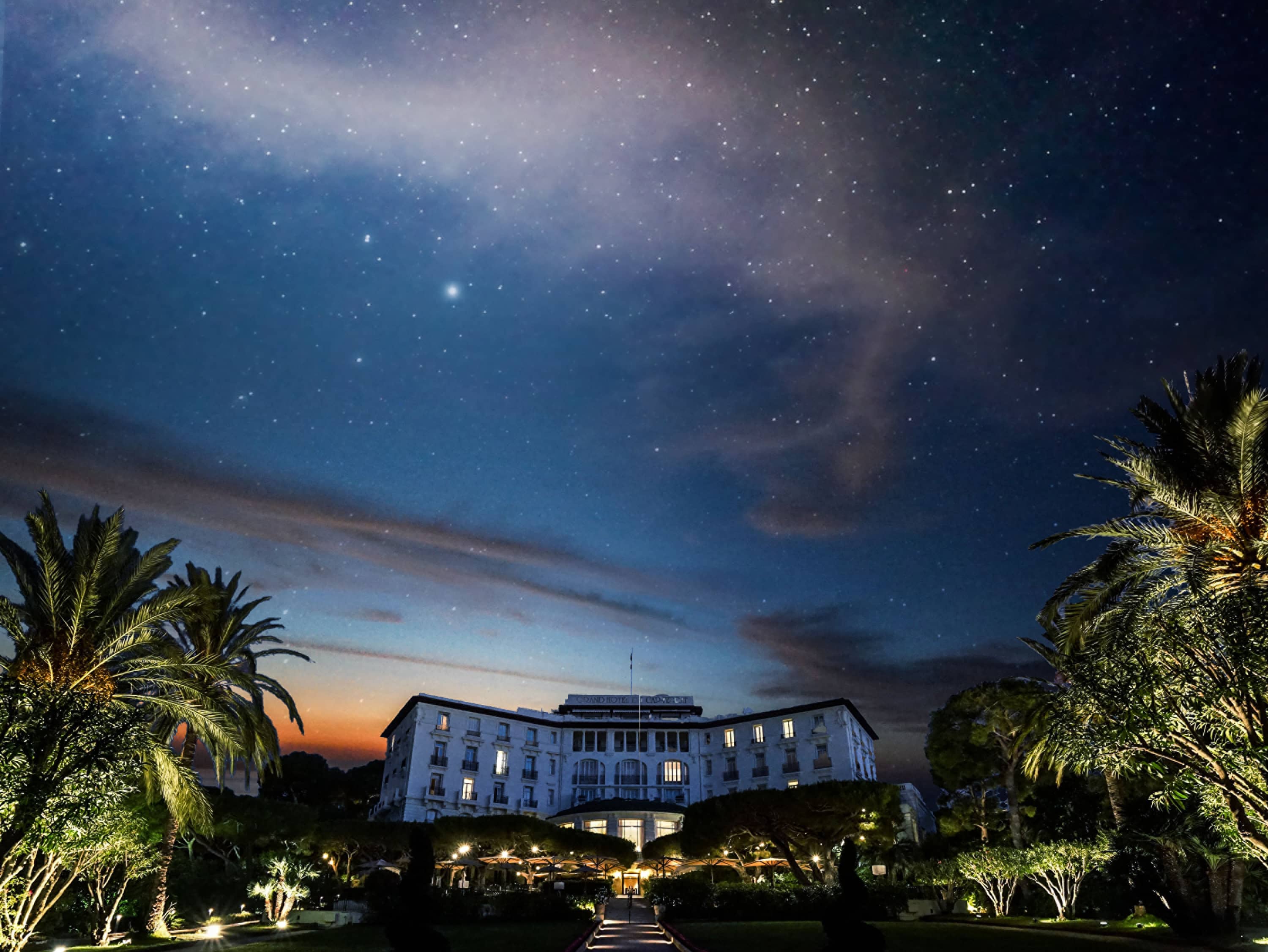  SURVEY THE SPLENDOUR OF THE NIGHT SKY  