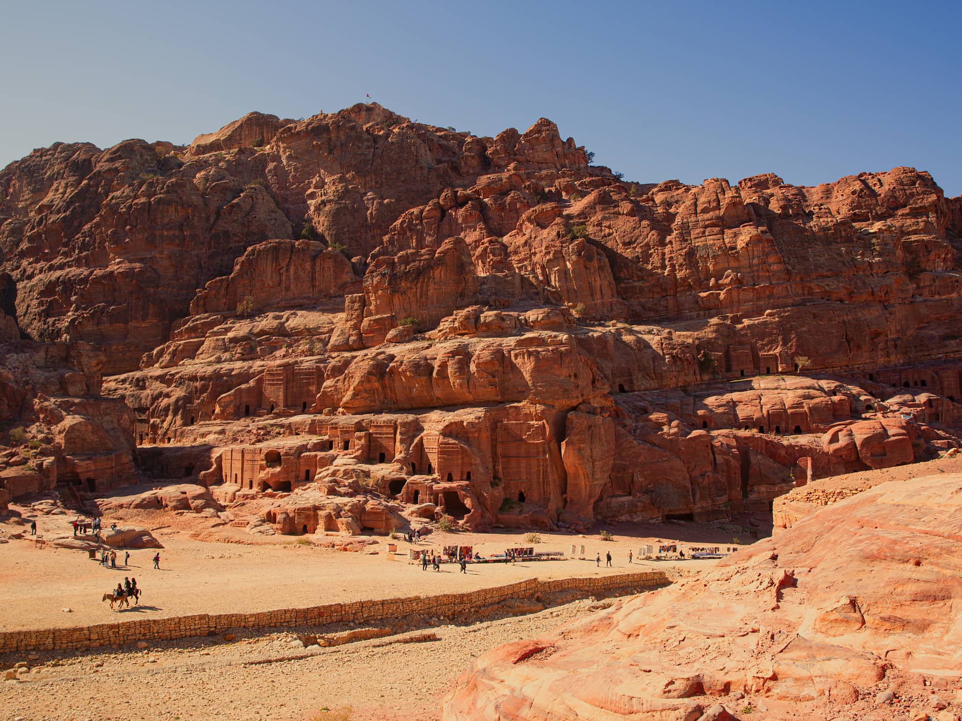  Witness the grandeur of Petra on a day trip  