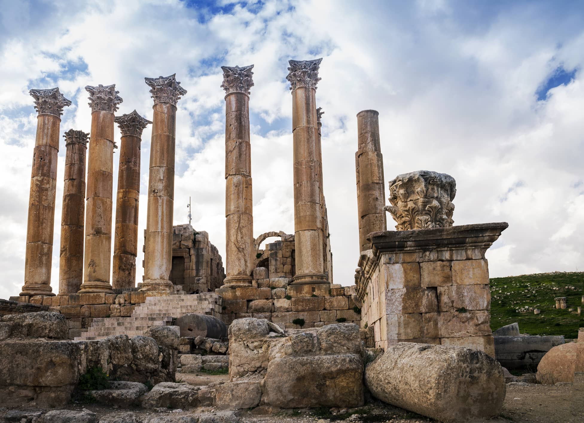  DISCOVER THE ROMAN RUINS OF JERASH  