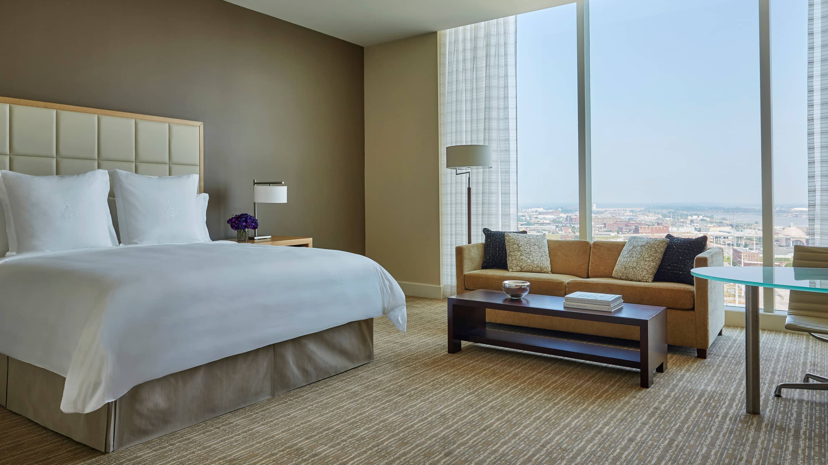 Four Seasons Hotel St Louis - hotel rooms