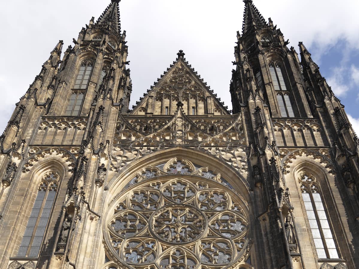  Visit Prague Castle  