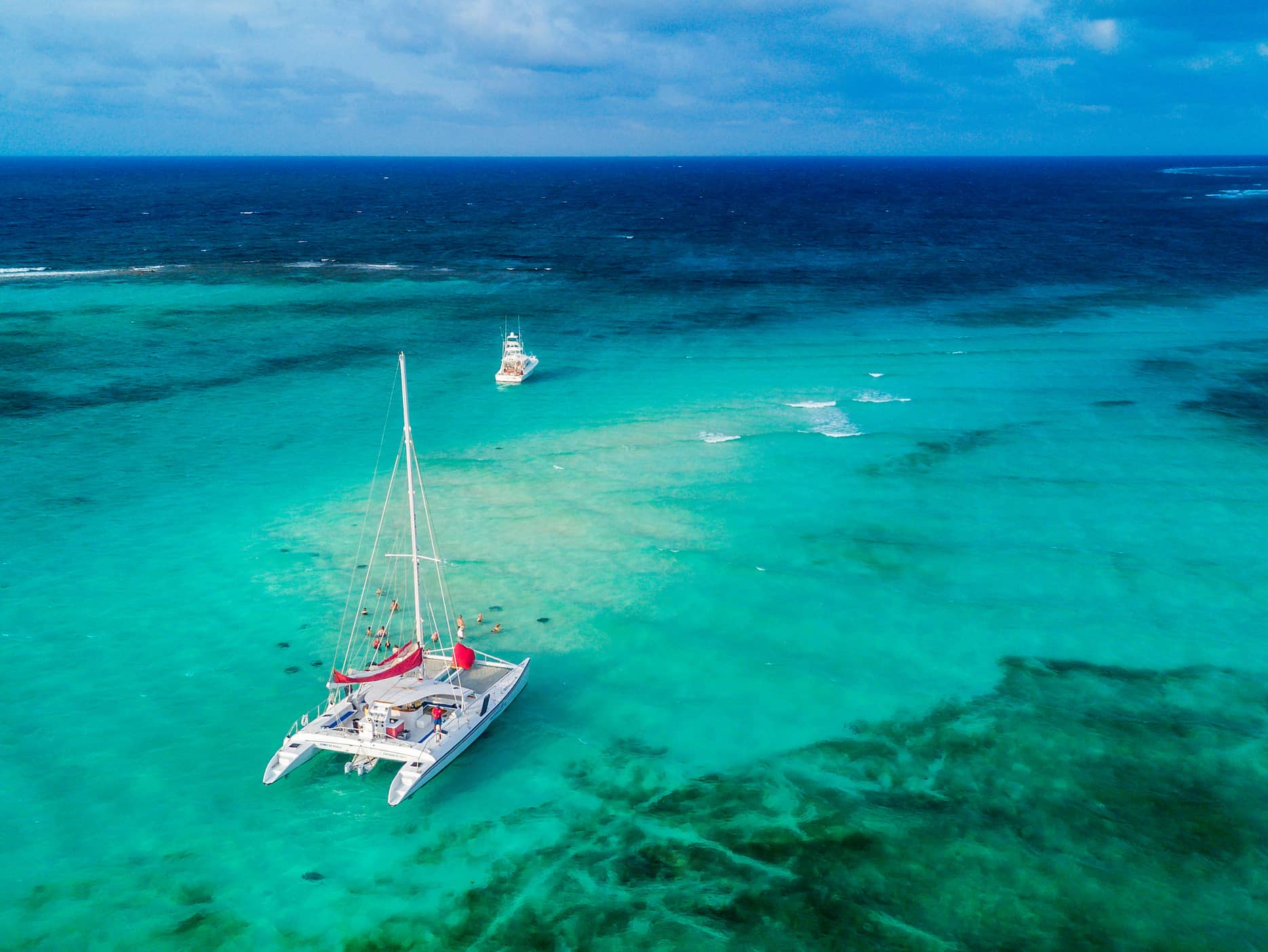  CRUISE TO AN IDYLLIC ISLAND  