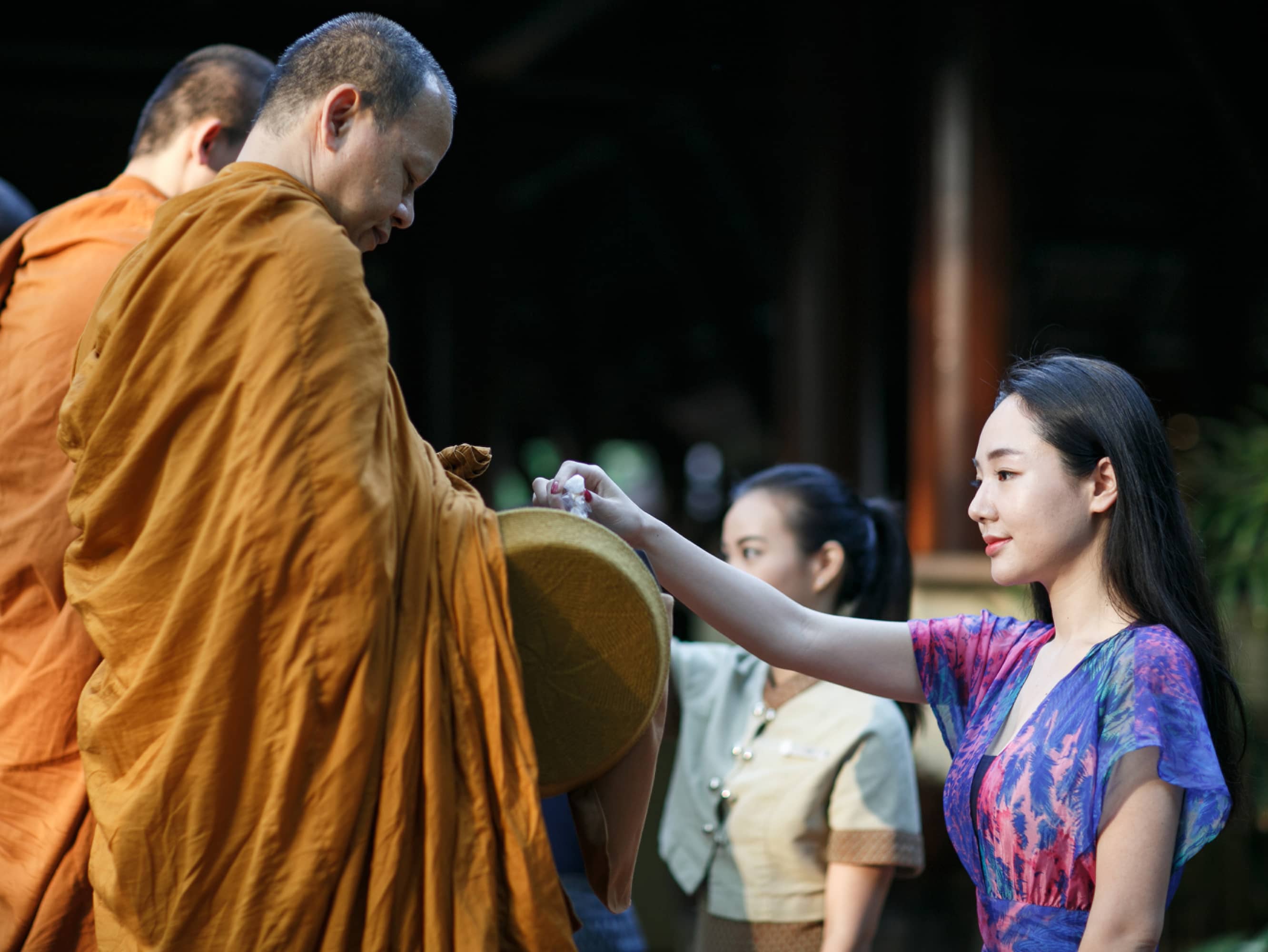  Visit local temples and markets  