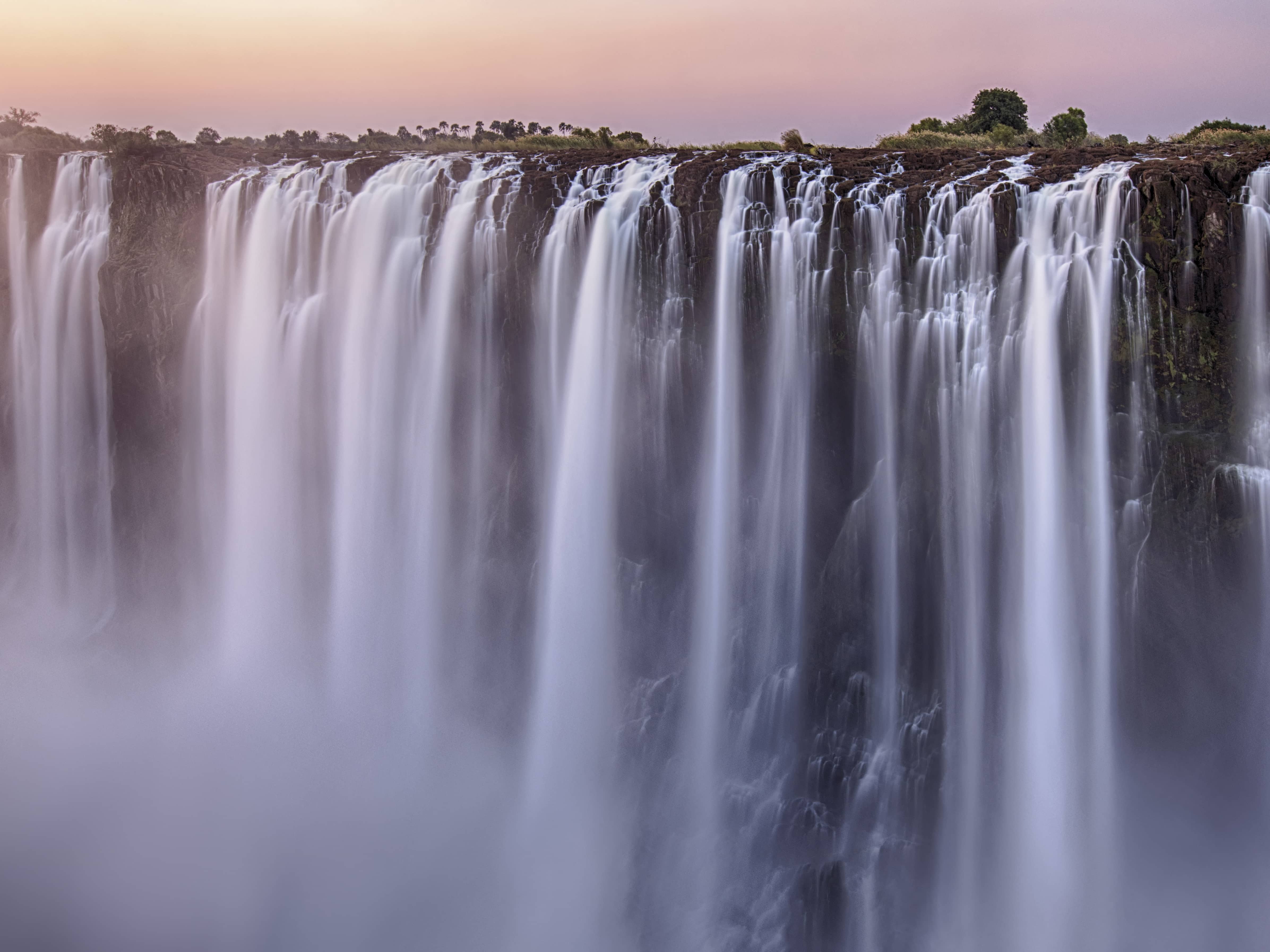  Marvel at Victoria Falls, a natural wonder of the world  