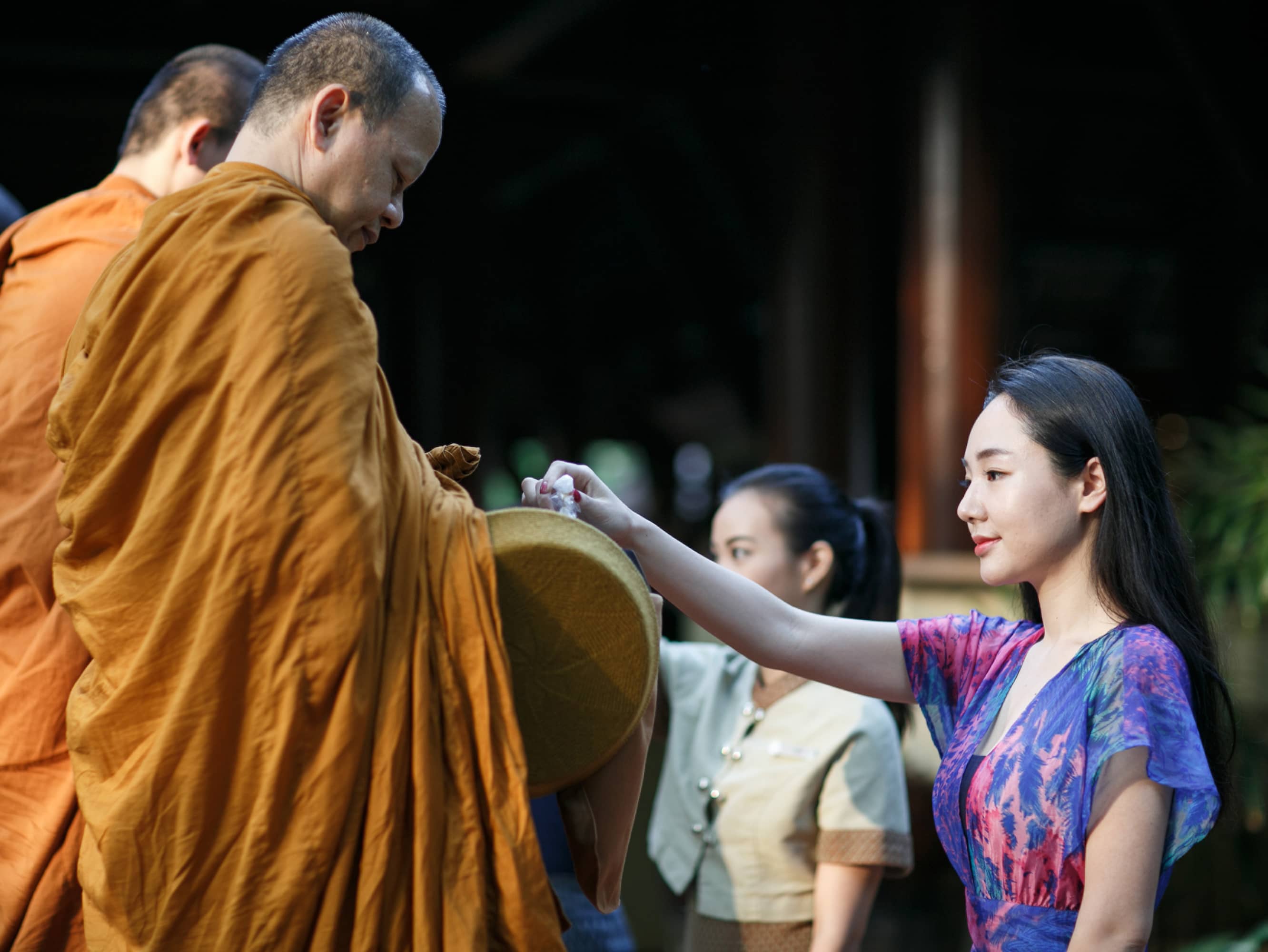  Visit local temples and markets  