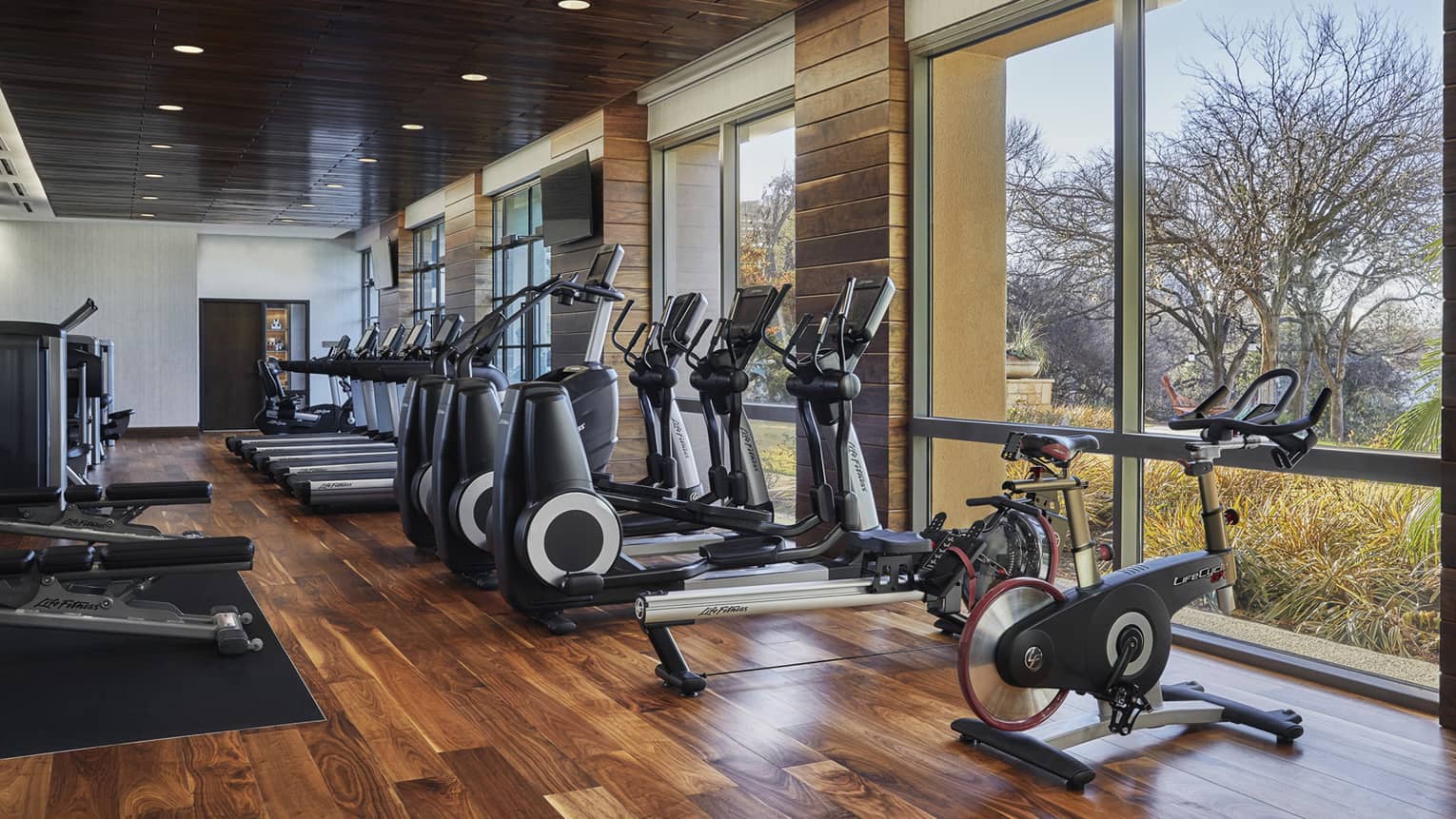 How your hotel can have an outdoor fitness center