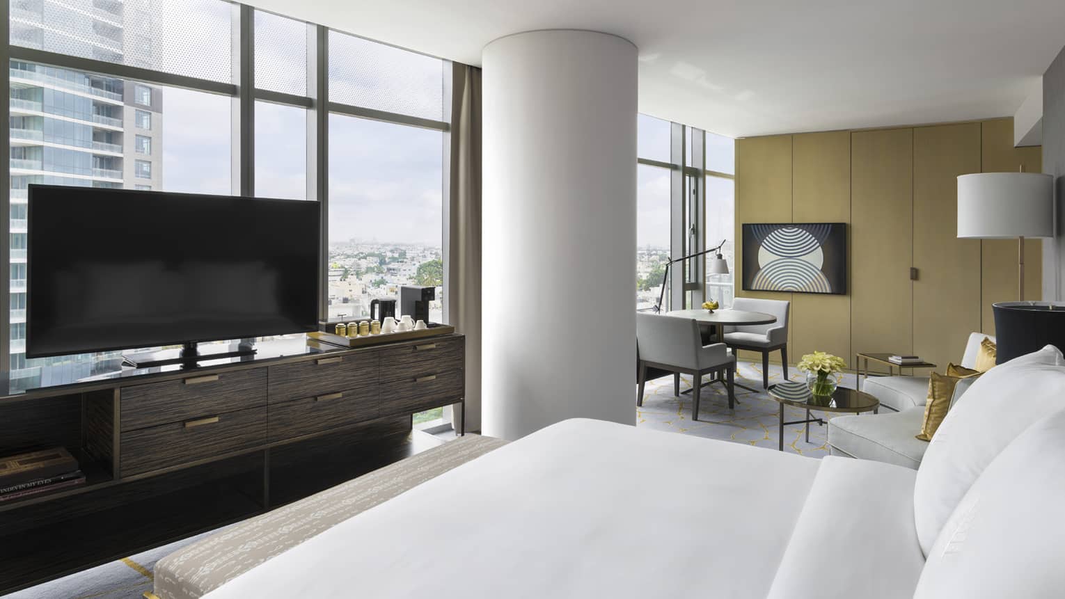 Bengaluru Premier Hotel Room Four Seasons Hotel at Embassy ONE