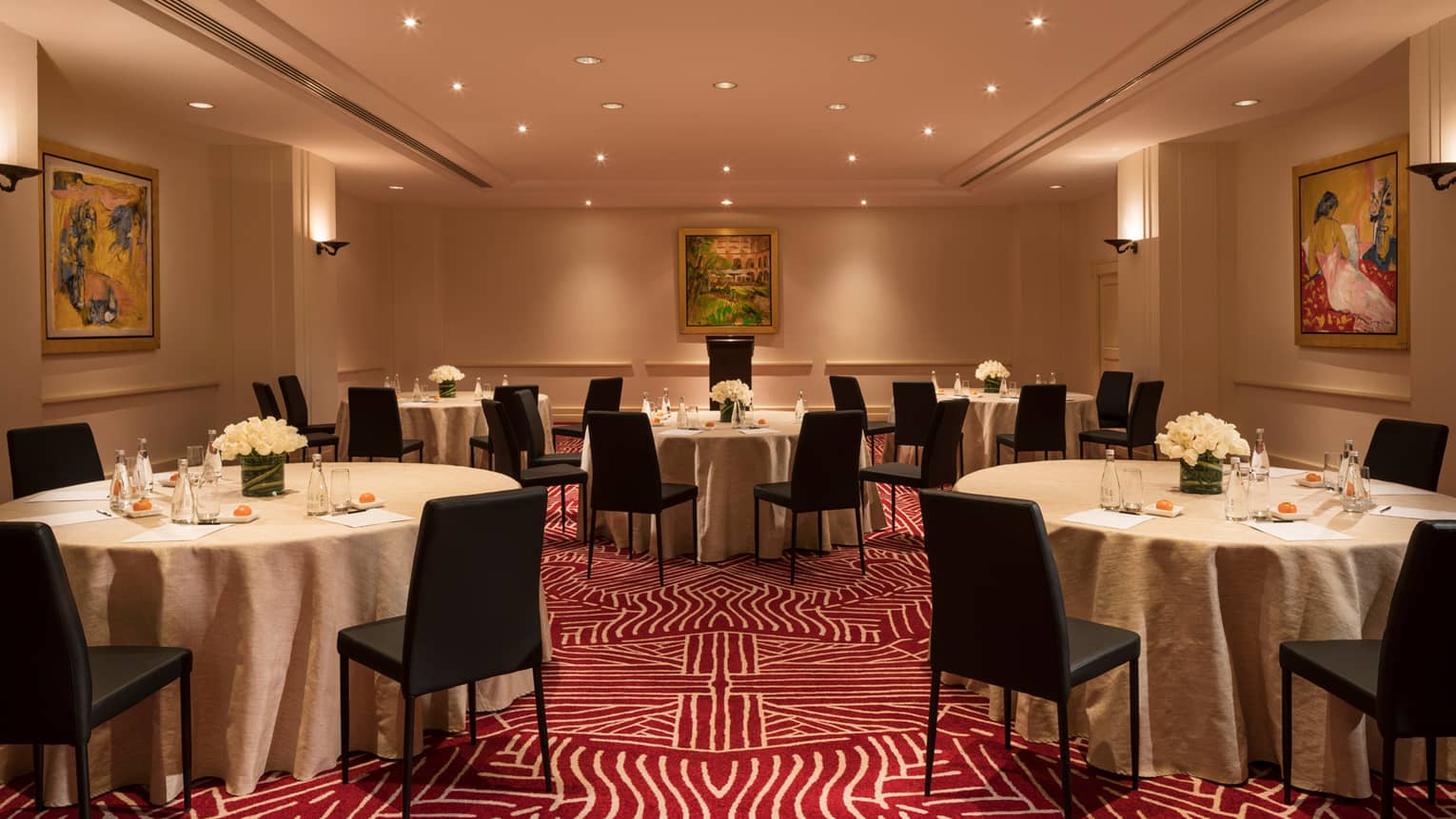 Small round banquet tables in Guadalajara meeting room