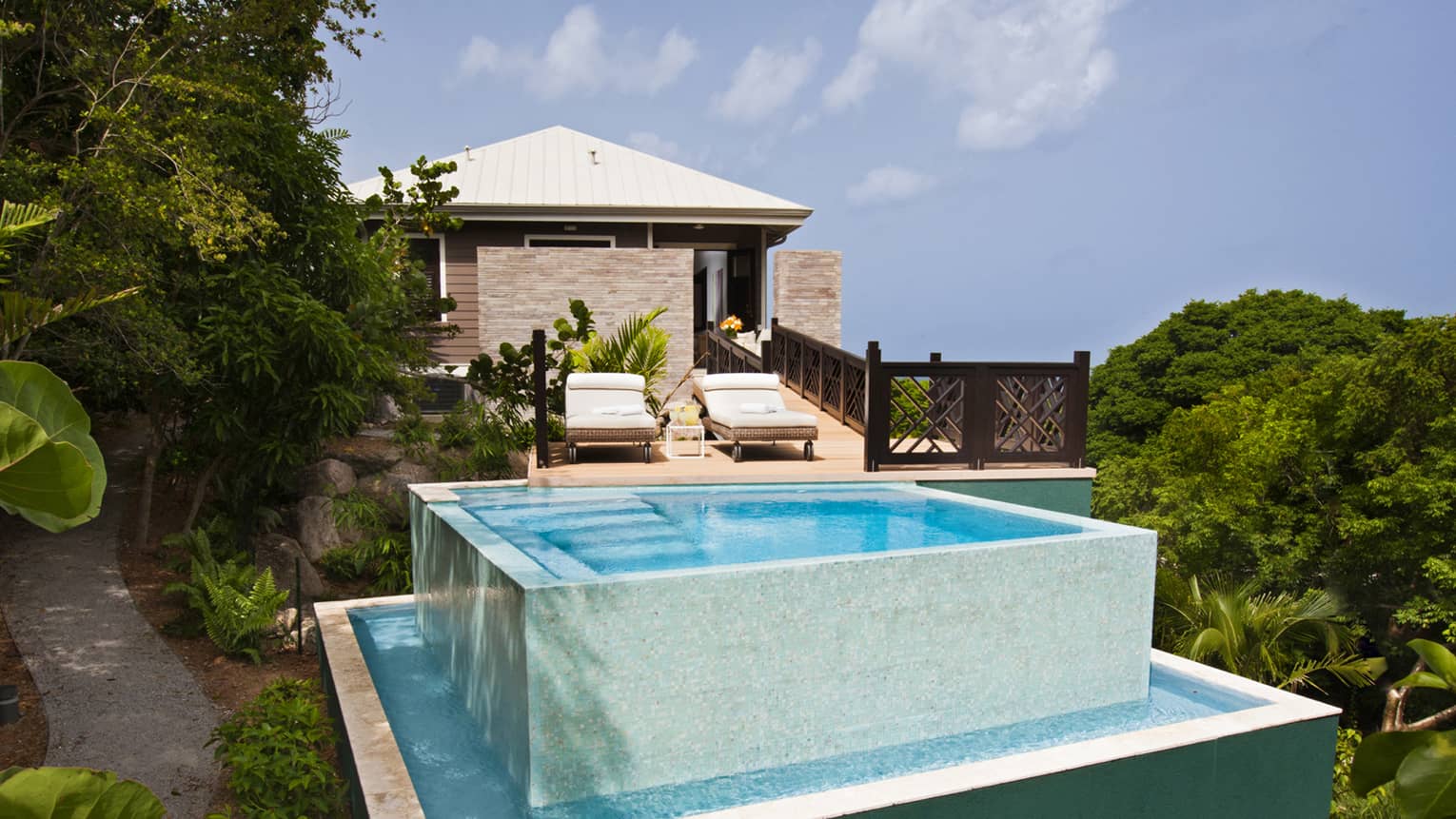Stewarts Hill Residence Villa patio, two-level swimming pool