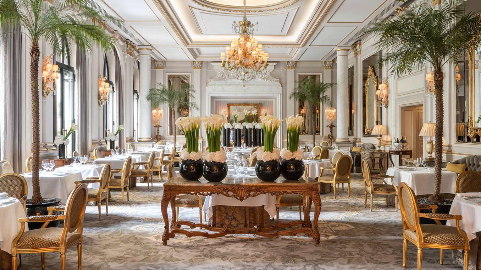 Bar & Lounge Champs-Élysées | Le Bar at Four Seasons Hotel