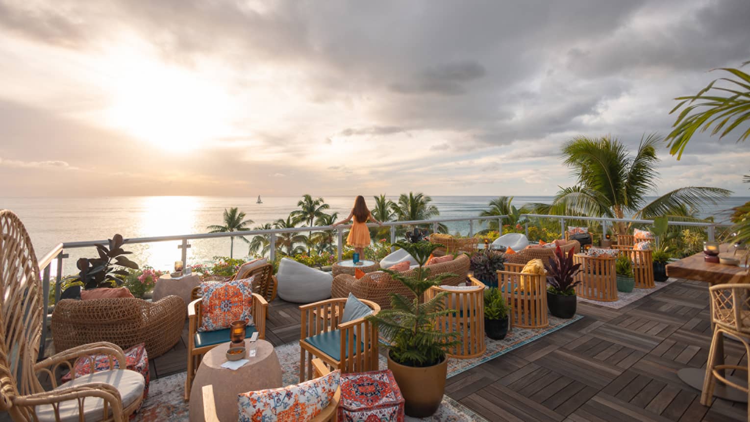 Rooftop bar and lounge with Pacific Ocean view at Four Seasons Resort Oahu