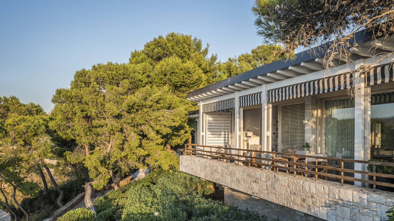 Hilltop Bungalow Suite with private balcony and panoramic views 