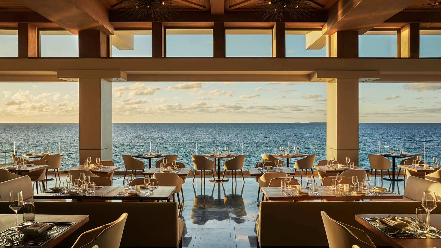 anguilla-beach-restaurant-bar-fine-dining-four-seasons-resort