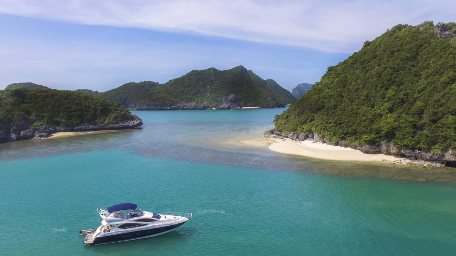 Explore the majestic Gulf of Siam on Minor's Affair, a brand new luxury boat