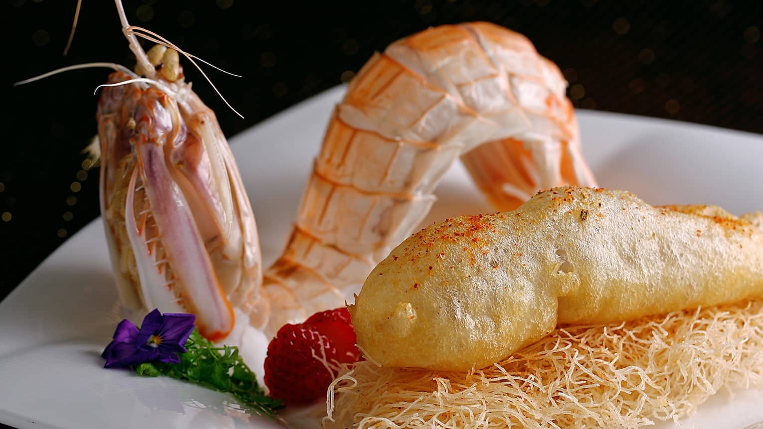 Deep-fried mantis shrimp with salt & spices