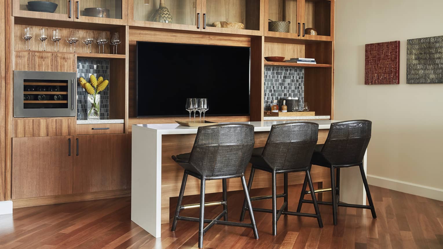 Presidential Suite bar with seating area