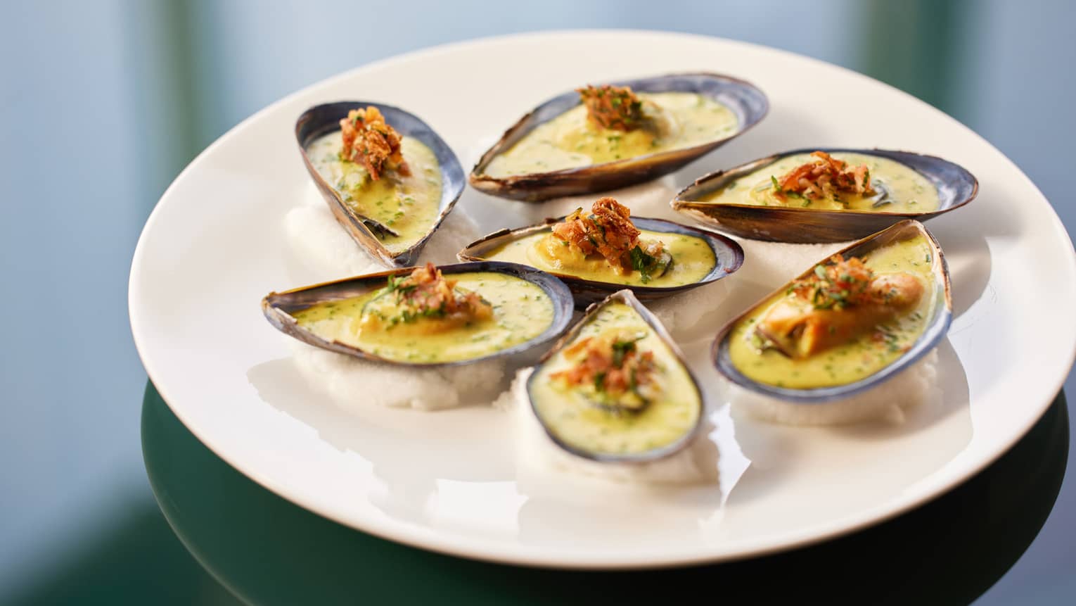 Curried Mussels with White Wine and Parsley