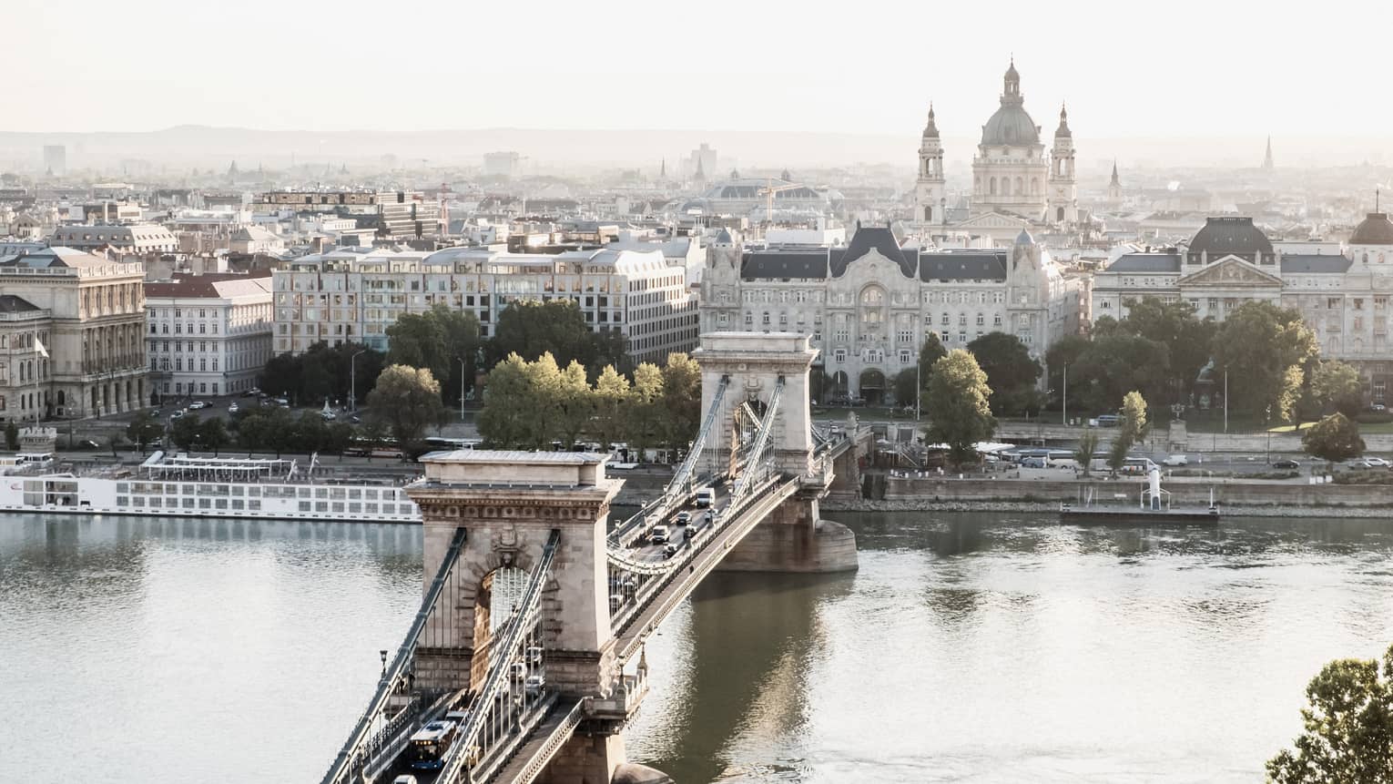 Széchenyi Chain Bridge over the Danube River, city views
