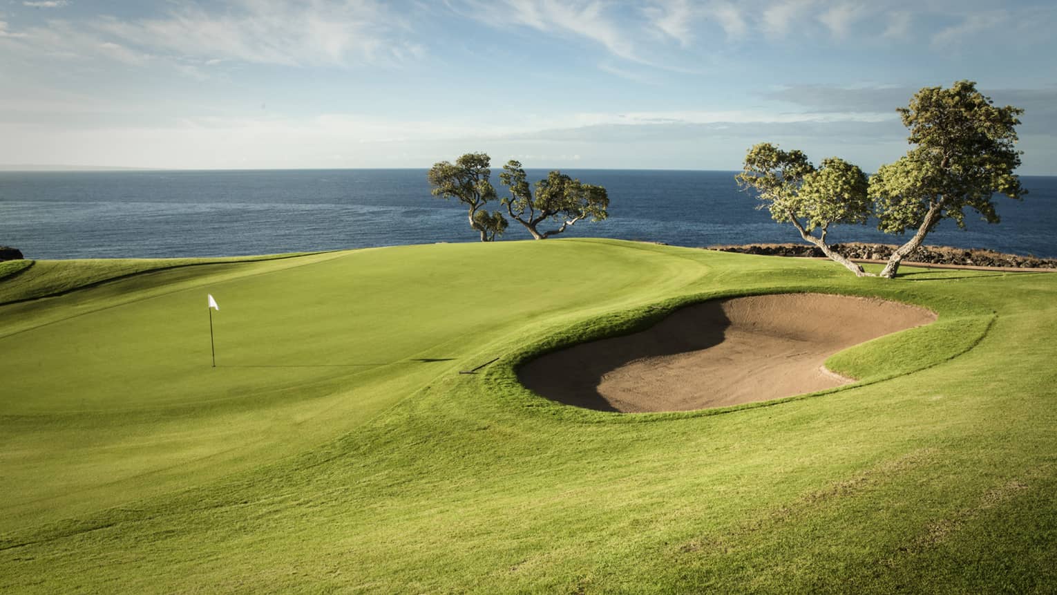 Golf course next to the ocean on Lanai