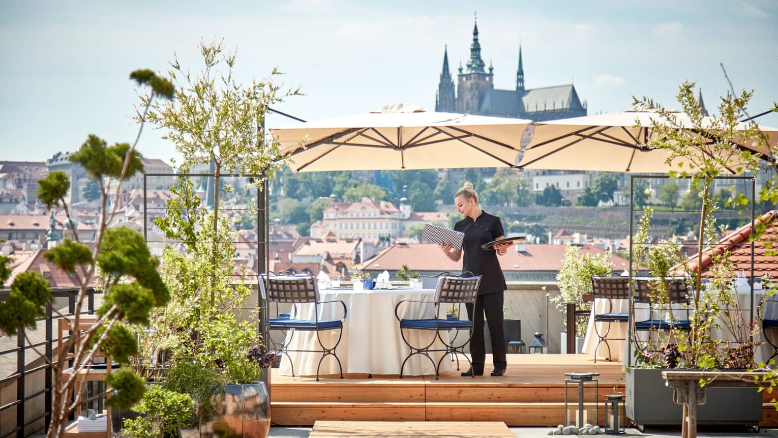 Italian Restaurant Amp Bar In Prague Fine Dining Four