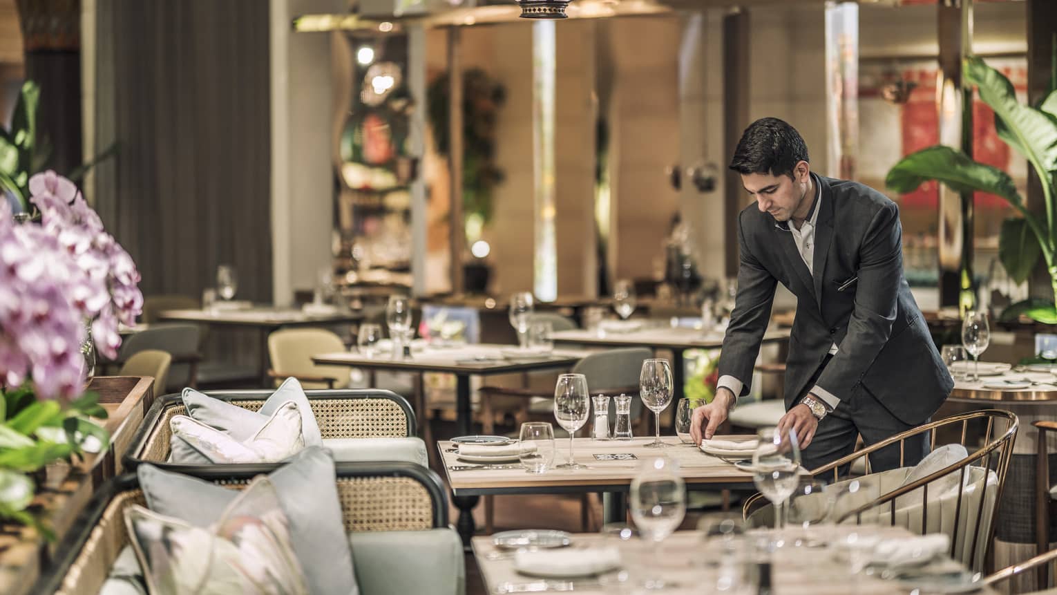 singapore-luxury-hotel-orchard-road-hotel-four-seasons-singapore