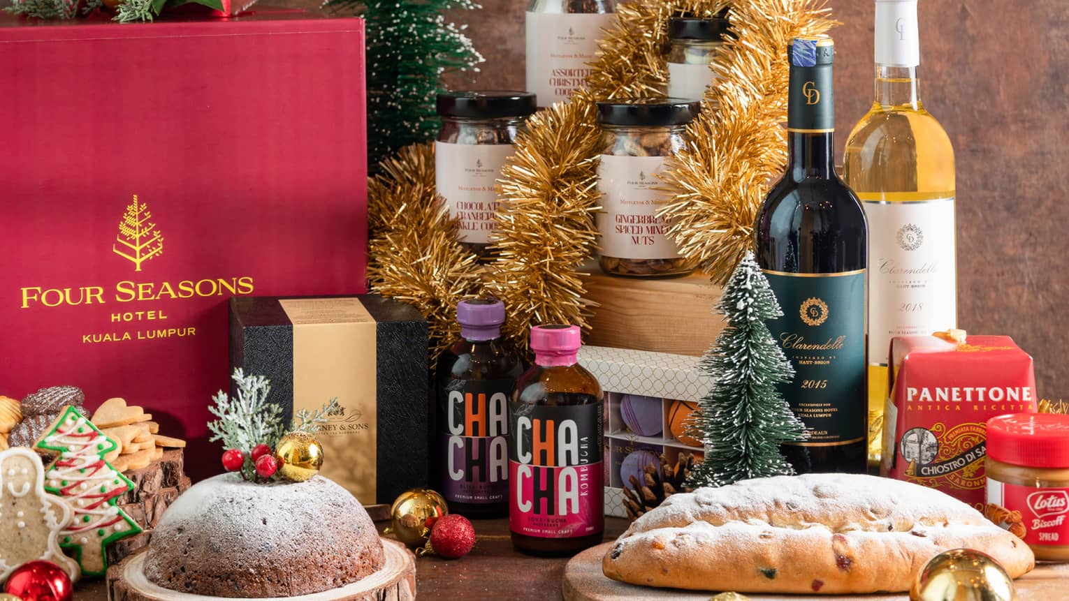 Seasonal hampers with wine, panettone and sweets and savouries
