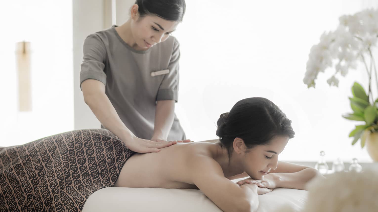 Four shop seasons massage
