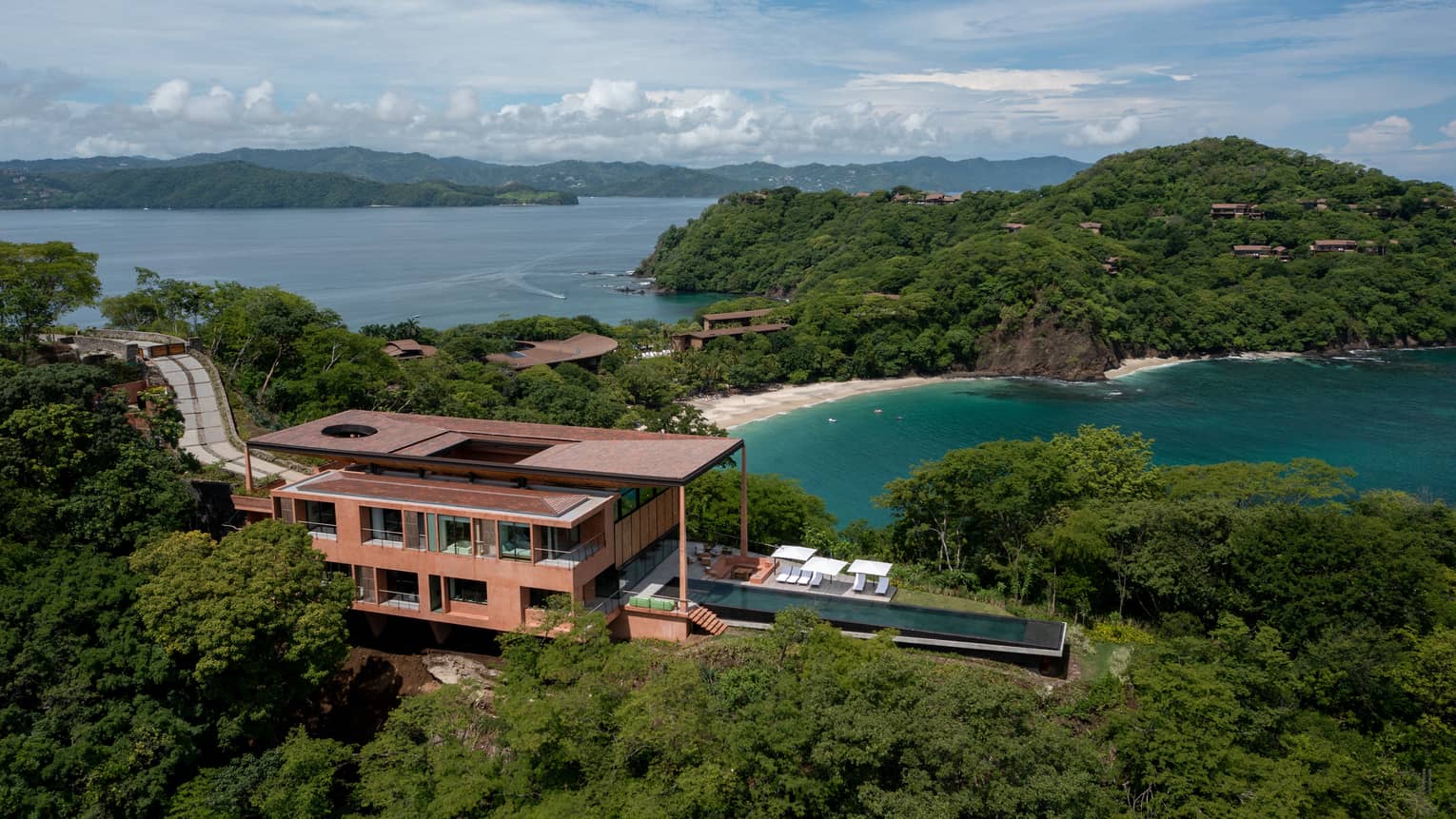 Casa Olas, a villa next to the water and jungle
