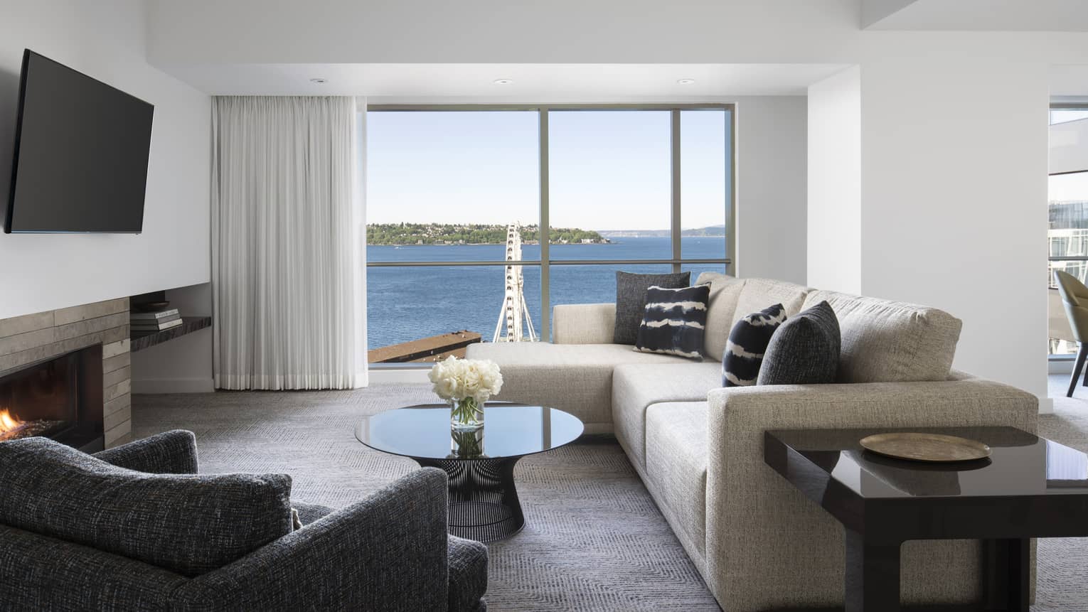 Seattle Luxury Hotel Suites & Rooms | Downtown | Four ...