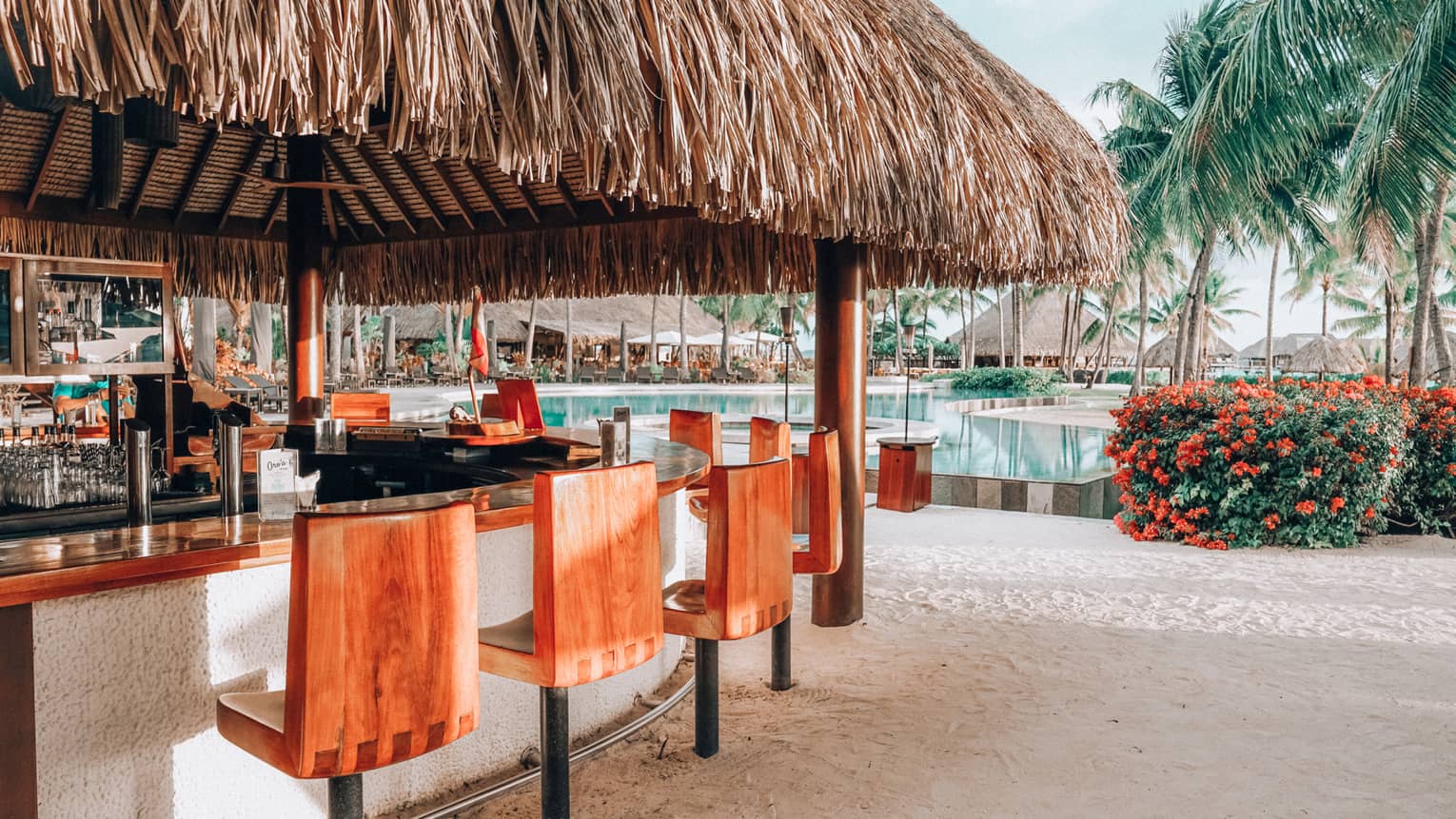 Fare Hoa Beach Bar