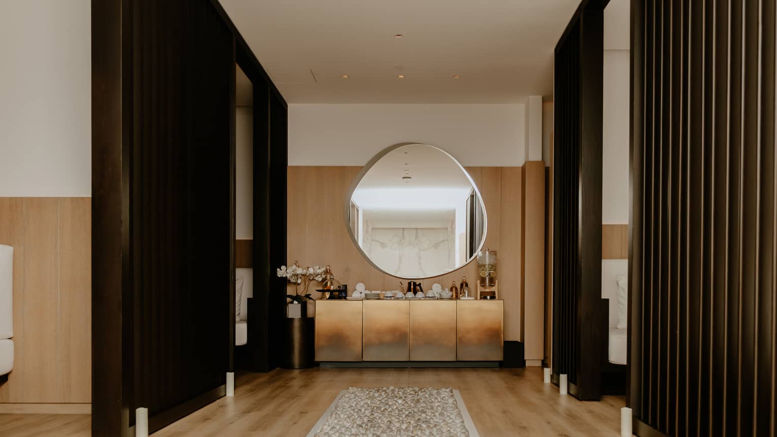 Spa lobby