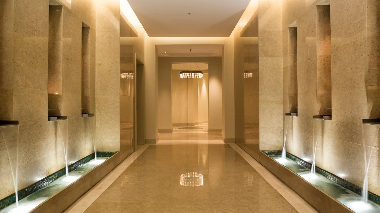 Hotel in Riyadh | Kingdom Tower | Four Seasons at Kingdom ...