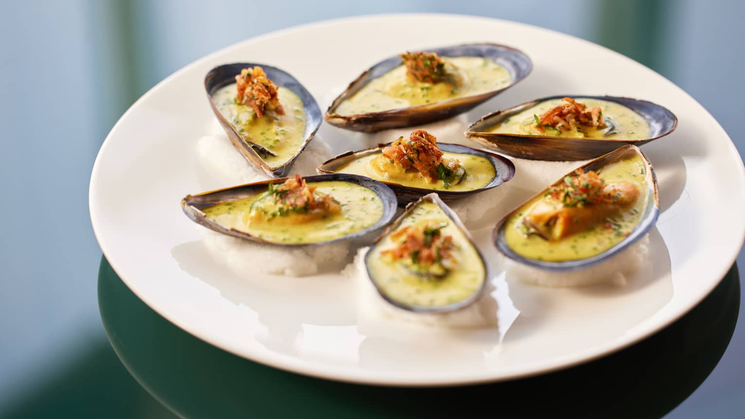 Curried Mussels with White Wine and Parsley