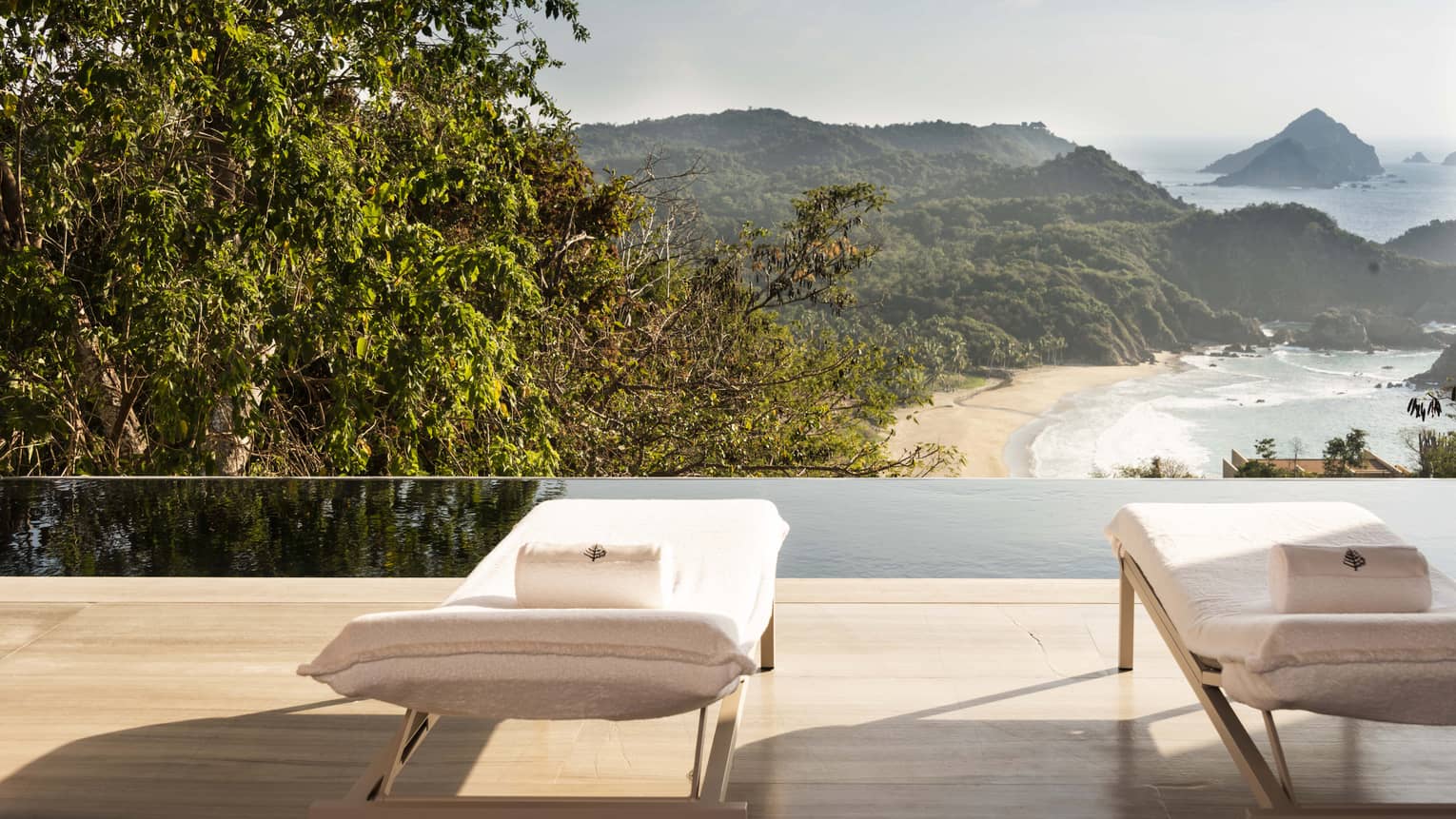 Private pool terrace of Tamarindo resort suite