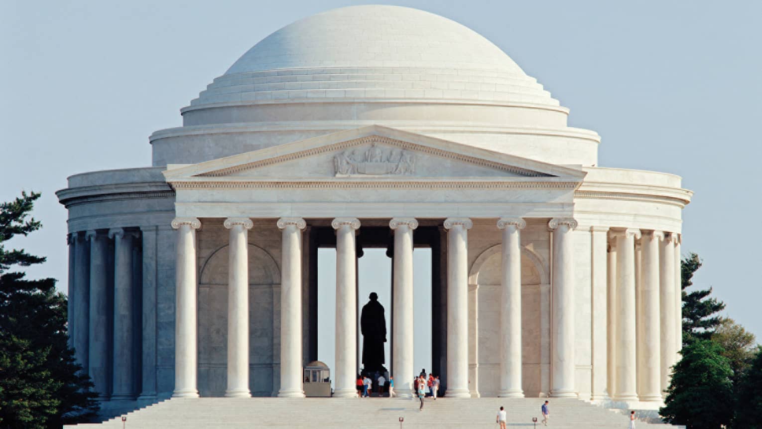 Thomas Jefferson Memorial, people are walking along the stairs.
