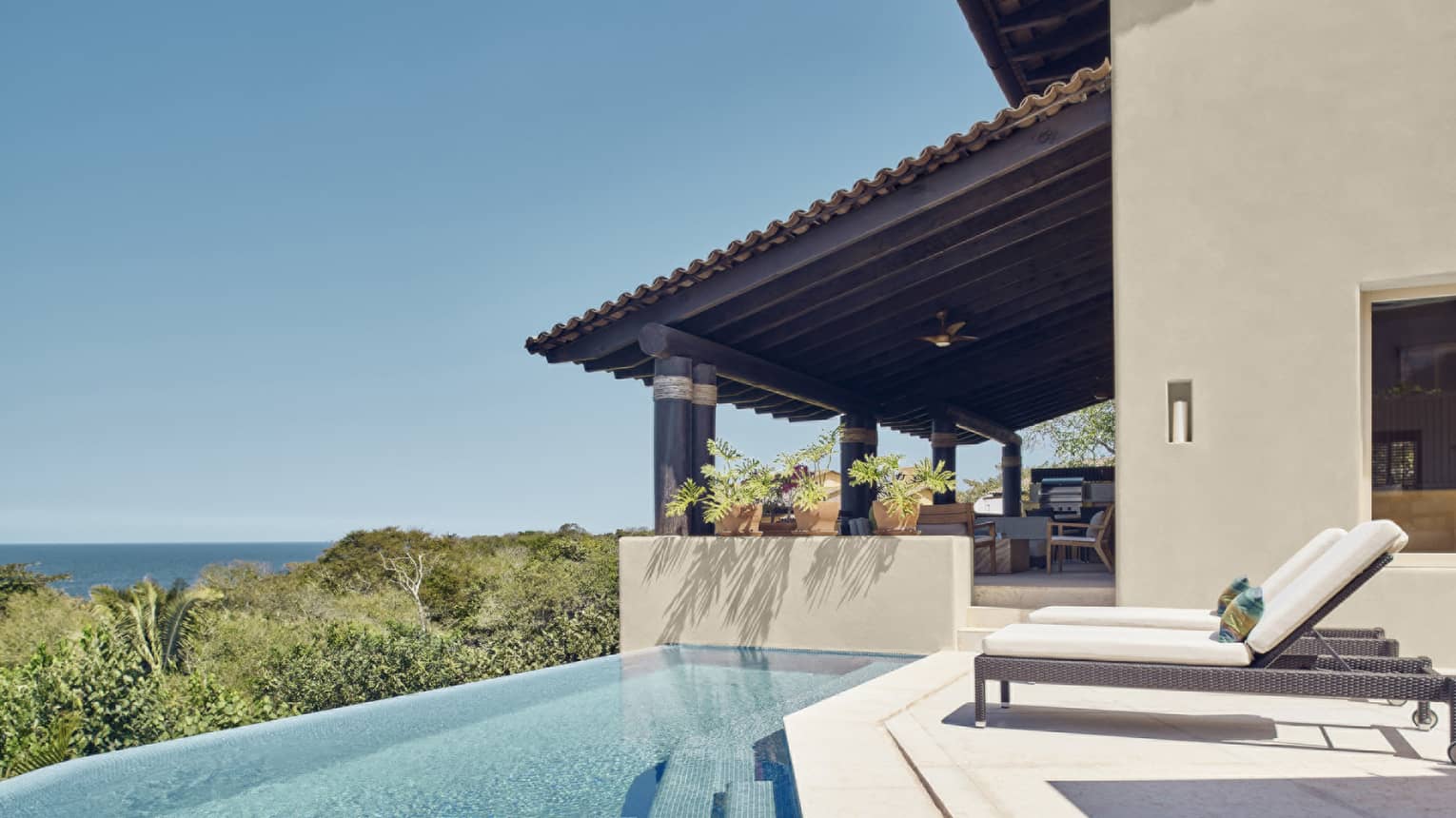 Villa with private pool and ocean view