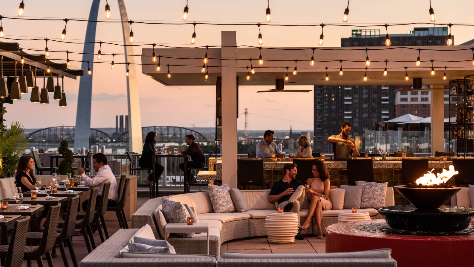 restaurant-st-louis-downtown-rooftop-restaurant-cinder-house