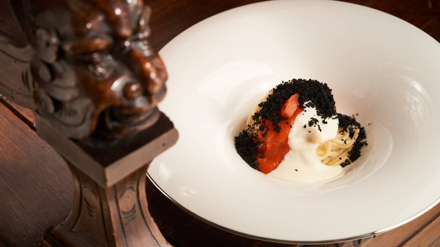 Artisanal spaghetti Luca Crimi Mount Etna in white bowl