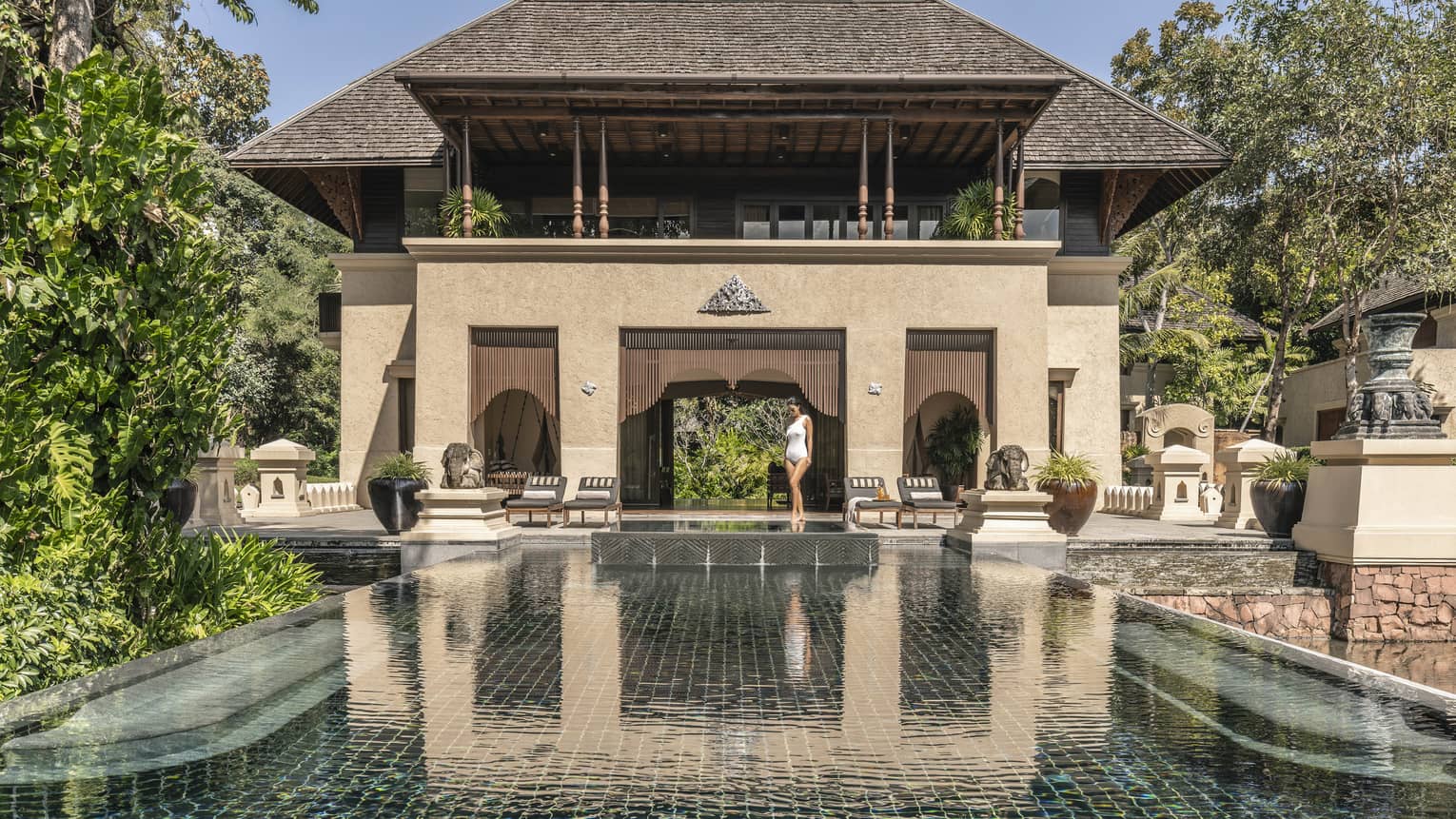 Pool Residence