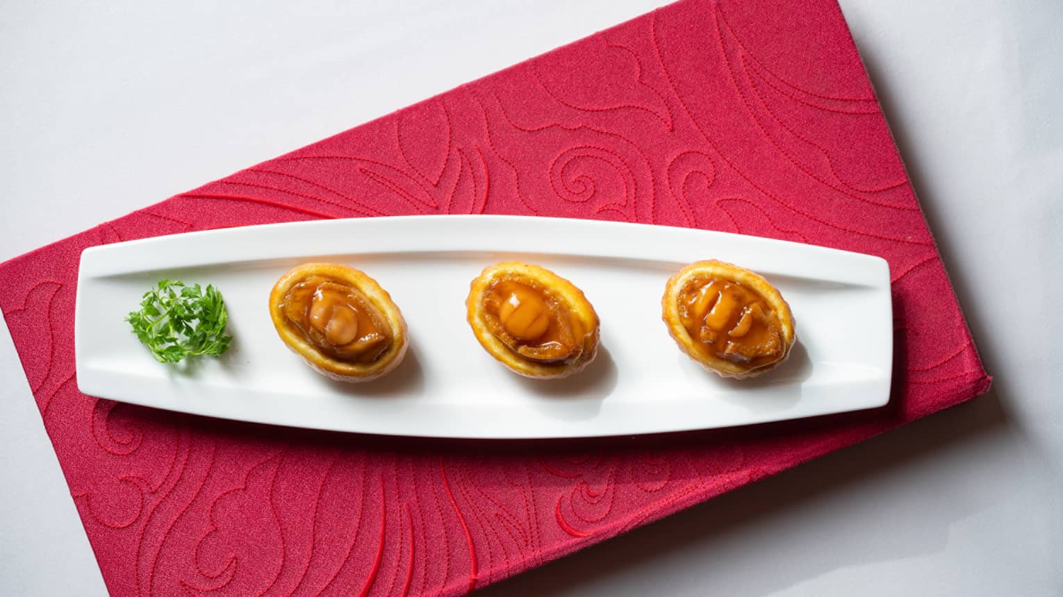 Baked Whole Abalone Puff with Diced Chicken